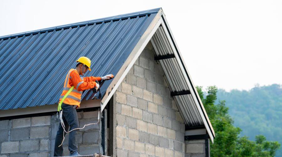 Professional metal roof installation in Conway, MI